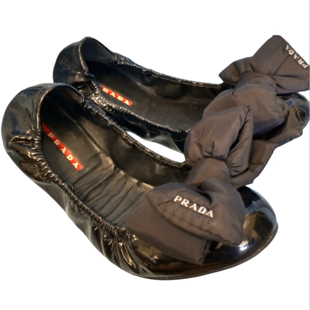 💯 Authentic PRADA Black Patent Women's Flats